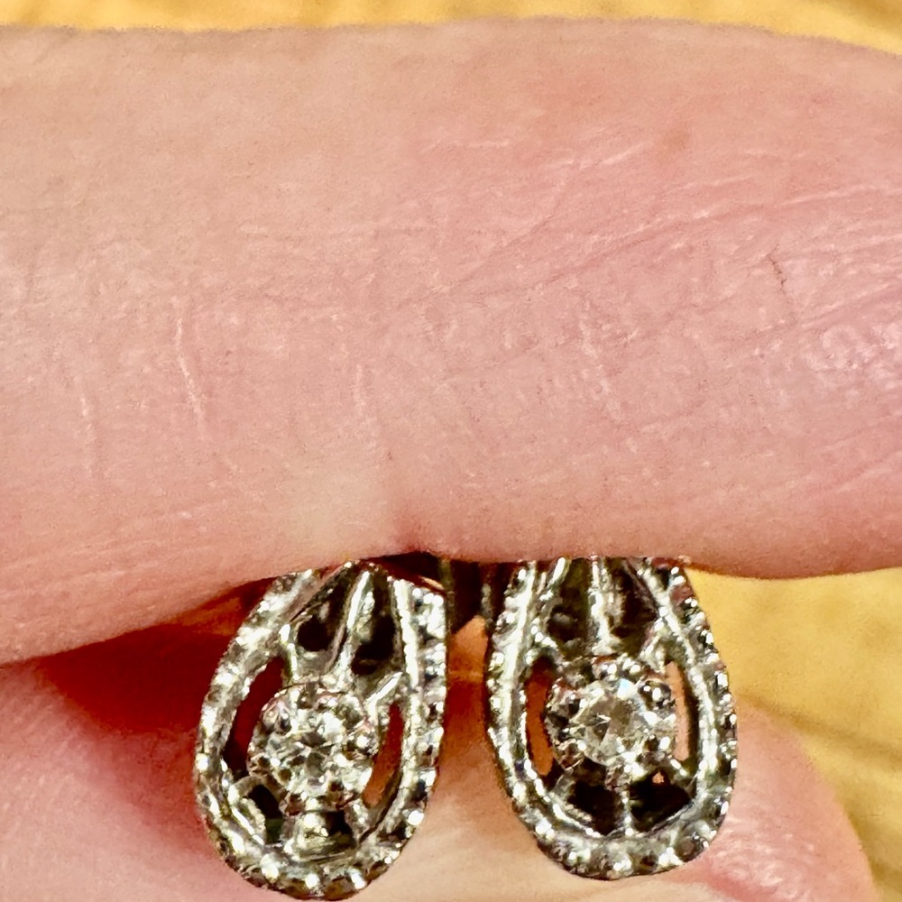 Vintage Filigree white gold 14kt and diamond stud earrings
